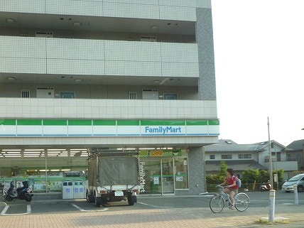 コンビニ　ファミリーマート 町田能ケ谷町店（コンビニ）まで440m