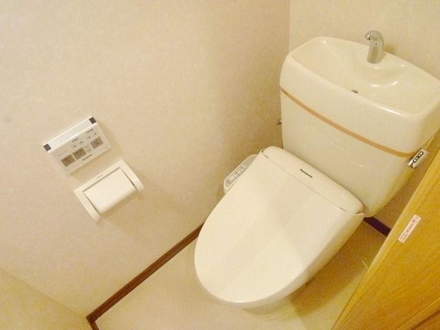 トイレ　お部屋探しは株式会社　タウンハウジング　までお気軽にお問合…