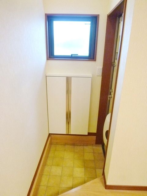 玄関　お部屋探しは株式会社　タウンハウジング　までお気軽にお問合…