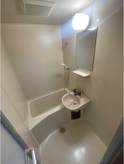 バス・シャワールーム　清潔感のある快適バスルーム♪