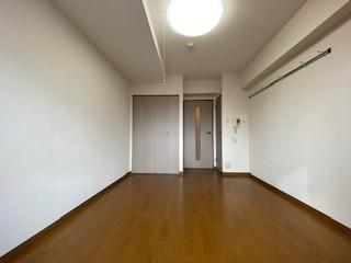 居室・リビング　エアコン付きで快適に過ごせます♪