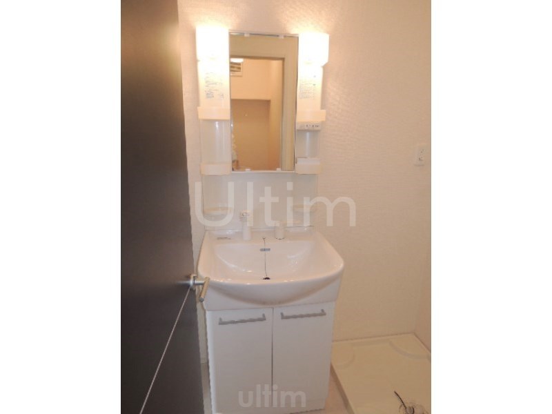 洗面設備　※別のお部屋のお写真です。御参考までに。