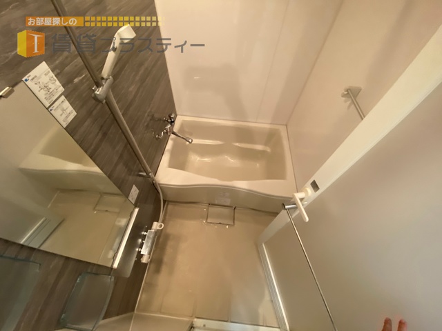 バス・シャワールーム　１日の疲れを、バスルームでゆっくりと…。