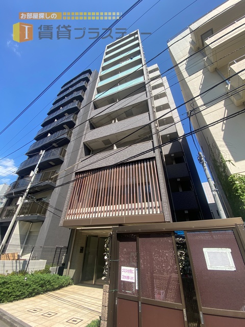 建物外観　スタイルの良いスリムな外観ですね。