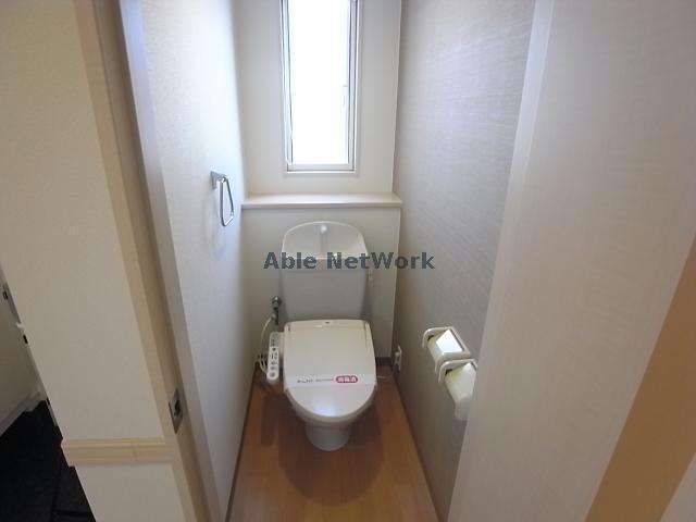 トイレ　温水洗浄便座