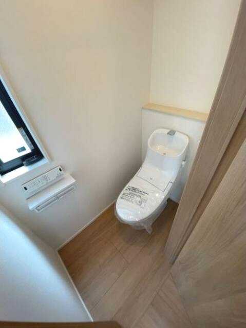 トイレ　温水洗浄便座機能です