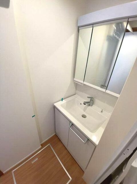 洗面設備　人気な独立洗面台です