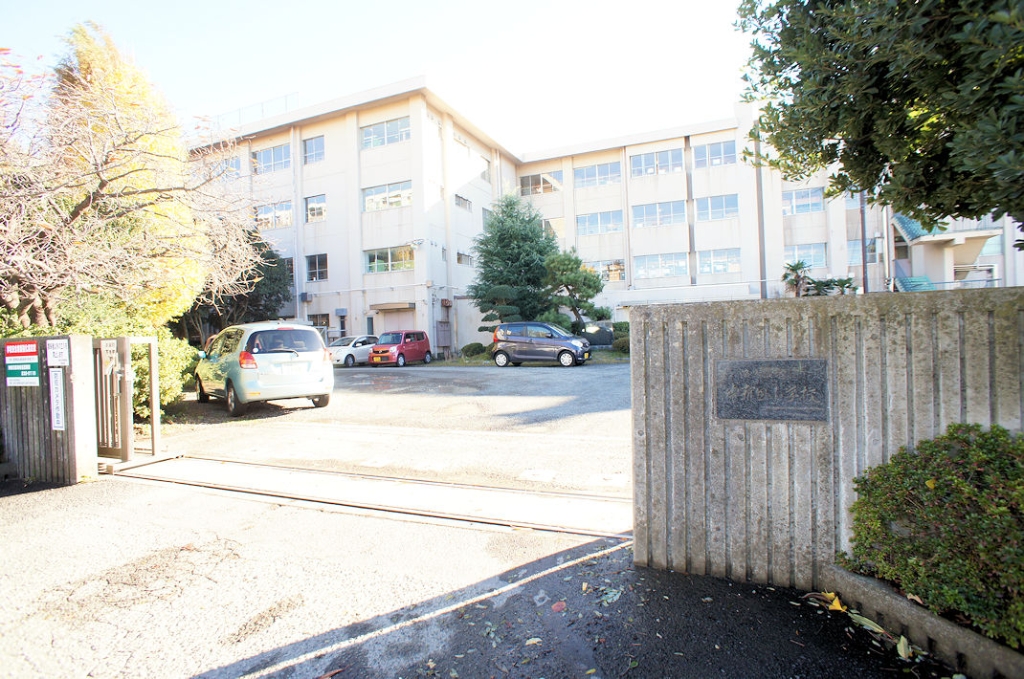 小学校　海老名市立中新田小学校（小学校）まで217m