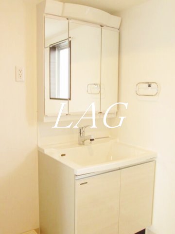 洗面設備　独立洗面台です。