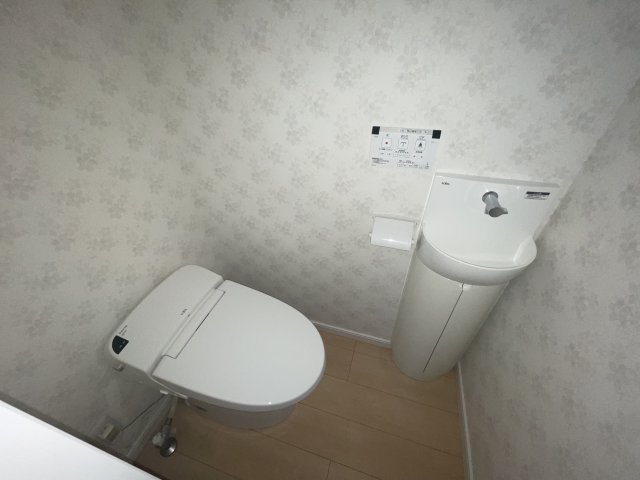 トイレ　※他部屋の写真です