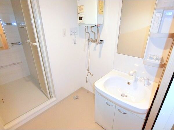 洗面設備　シャンプードレッサー付きです♪