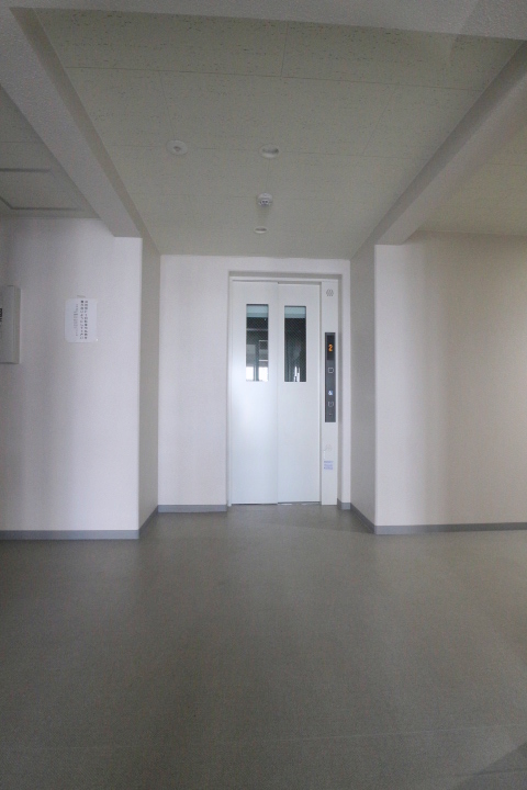 ロビー　エレベーターがあります♪