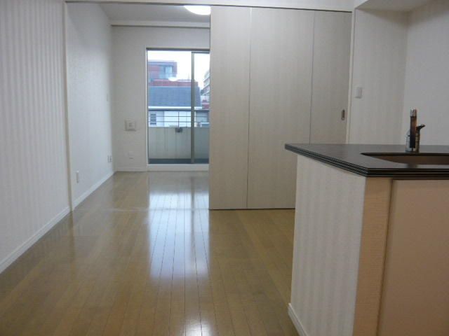 居室・リビング　ゆったり過ごせる居間です