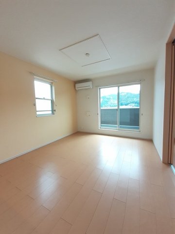 居室・リビング　ゆったりとした居間です