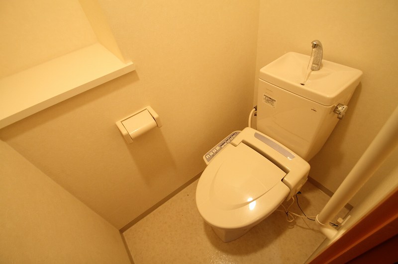 トイレ　温水暖房便座