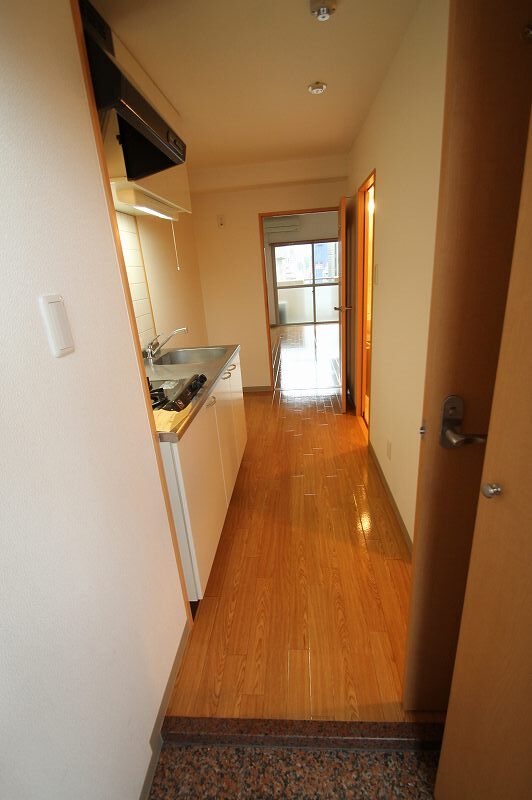 玄関　天井高シューズＢＯＸ