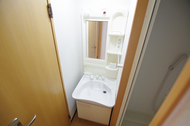 洗面設備　※402号室の写真となります。