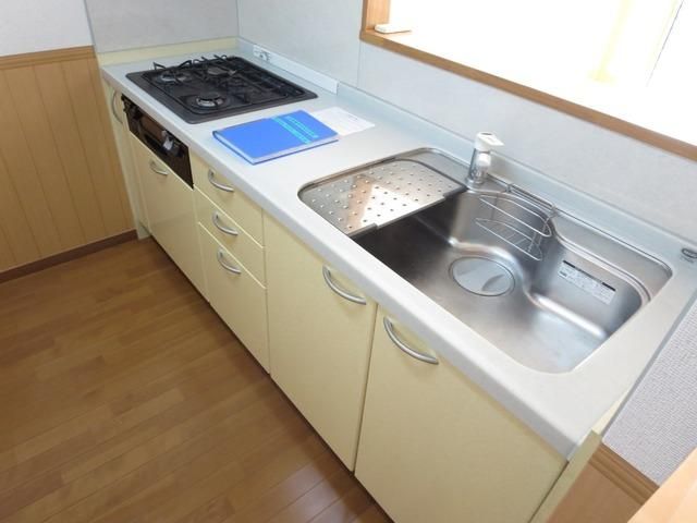 キッチン　★三口コンロのシステムキッチンです★