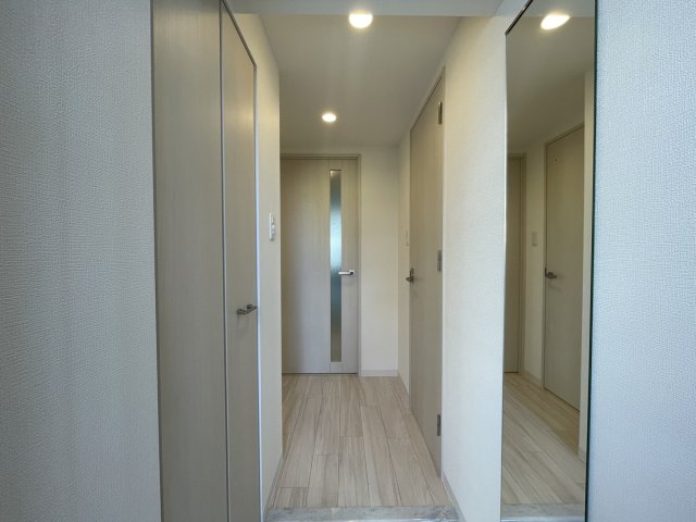 玄関　※別室の参考写真の為、現況優先です。