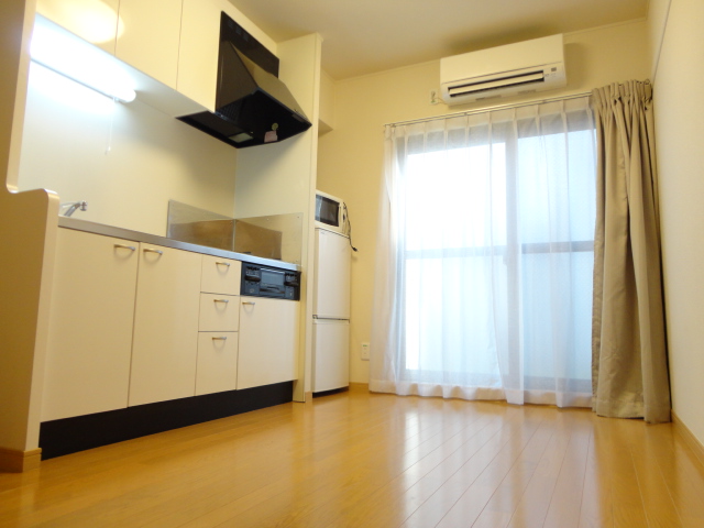 居室・リビング　エアコン・カーテン・照明付