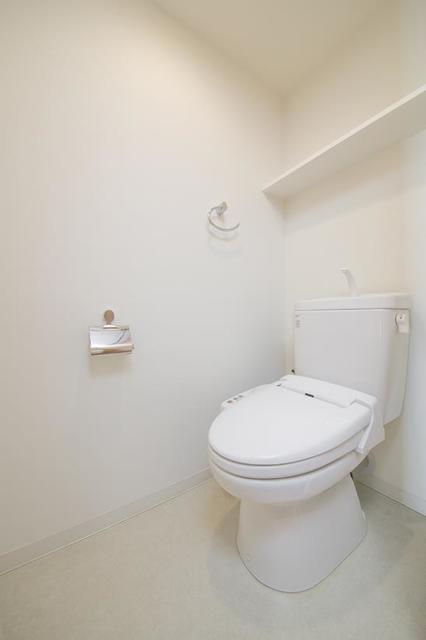 トイレ　※写真は同タイプ住戸です。