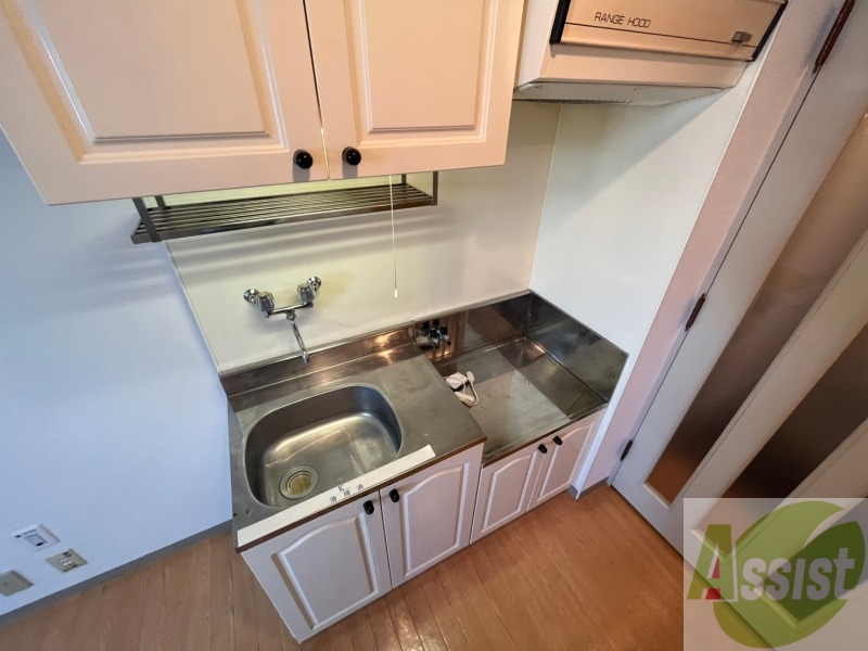 キッチン　キッチンです。ご自身でコンロを設置していただけます。