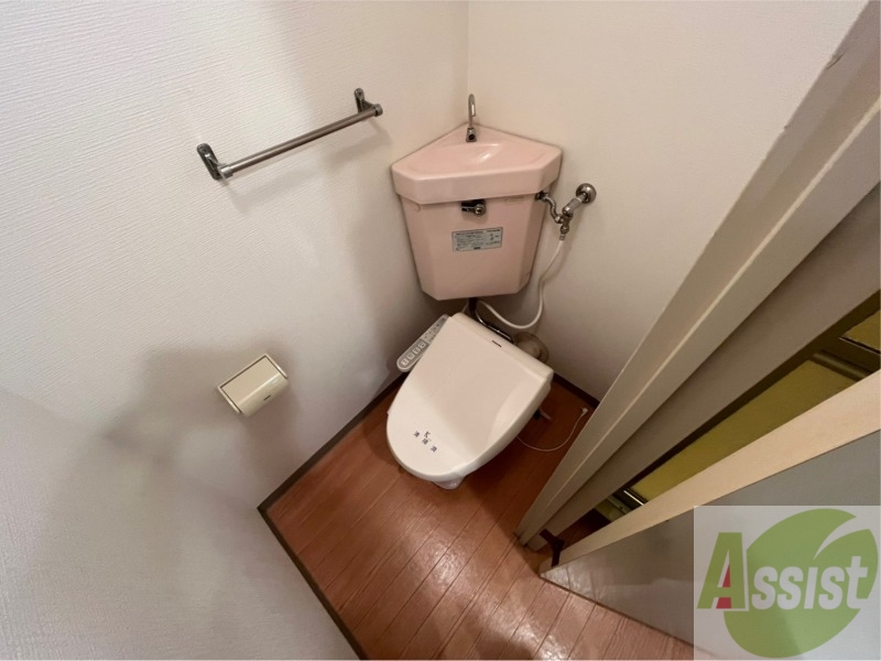 トイレ　ウォシュレット機能がついたトイレ。安心して使用できますね。