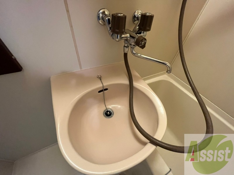 洗面設備　こちらに洗面台があります。朝の洗顔はこちらで。