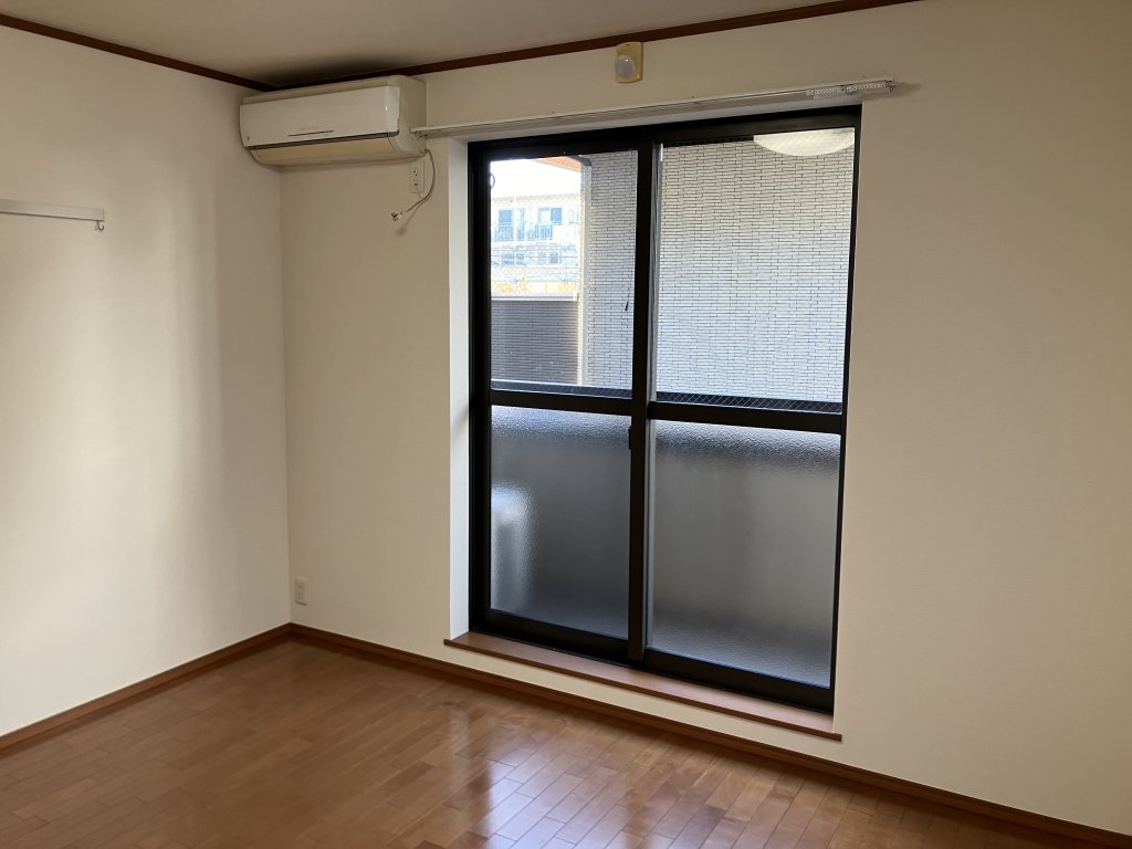 居室・リビング　エアコン付きの寝室