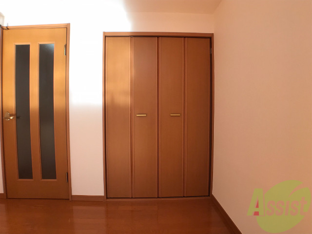 収納　収納はこちらのクローゼットをお使いください。