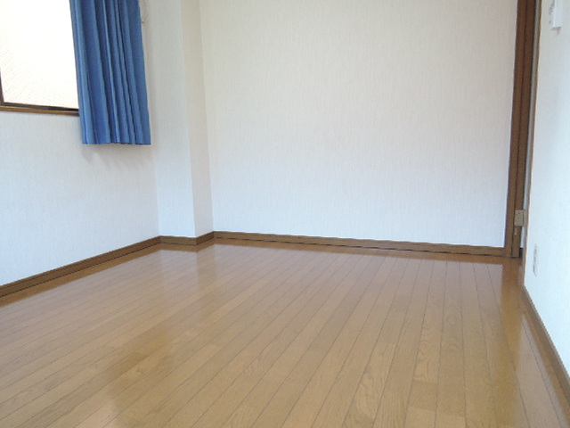 その他部屋・スペース　フローリングの綺麗な洋室です