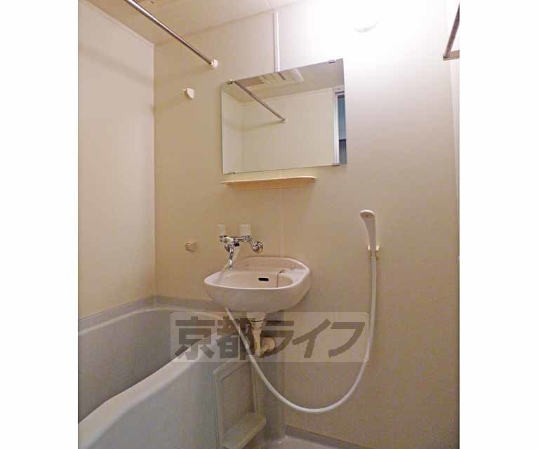 洗面設備　洗面台です