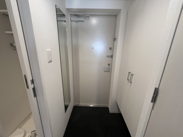 玄関　同間取り他部屋の室内写真です