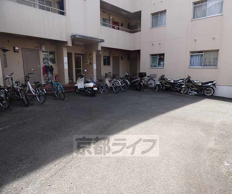 その他共有部分　建物入り口です。