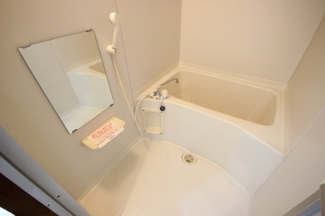 バス・シャワールーム　お風呂で日々の疲れを落としましょう