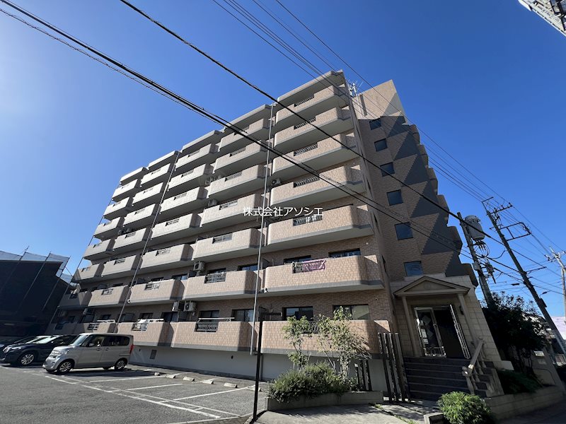 建物外観　エマーレ北越谷のご紹介は住まいの窓口　アソシエにお任せ下さい