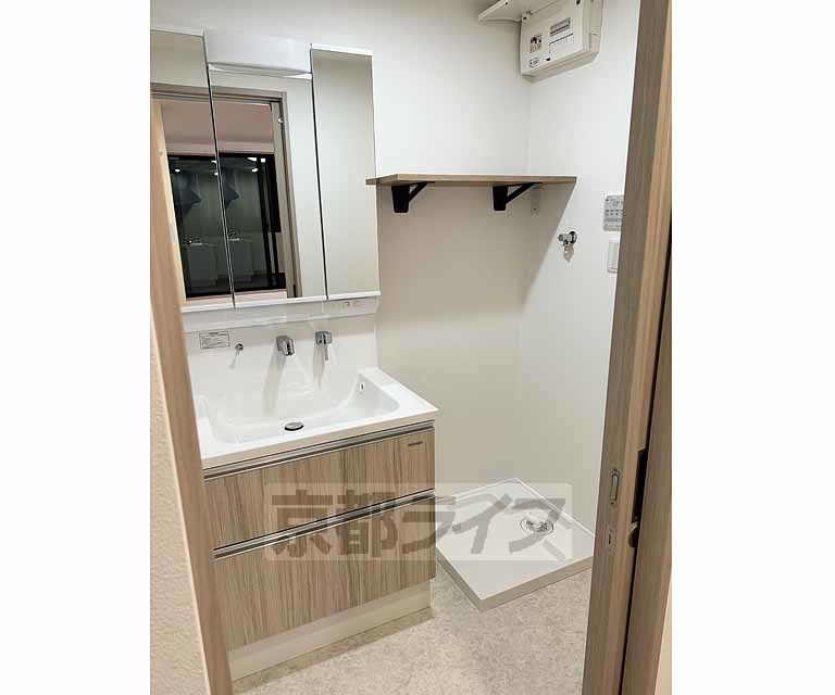 洗面設備　独立洗面台はこちら