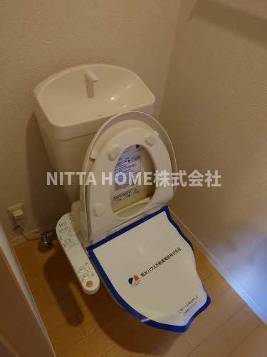 トイレ　もちろん、ウォシュレット付き＊