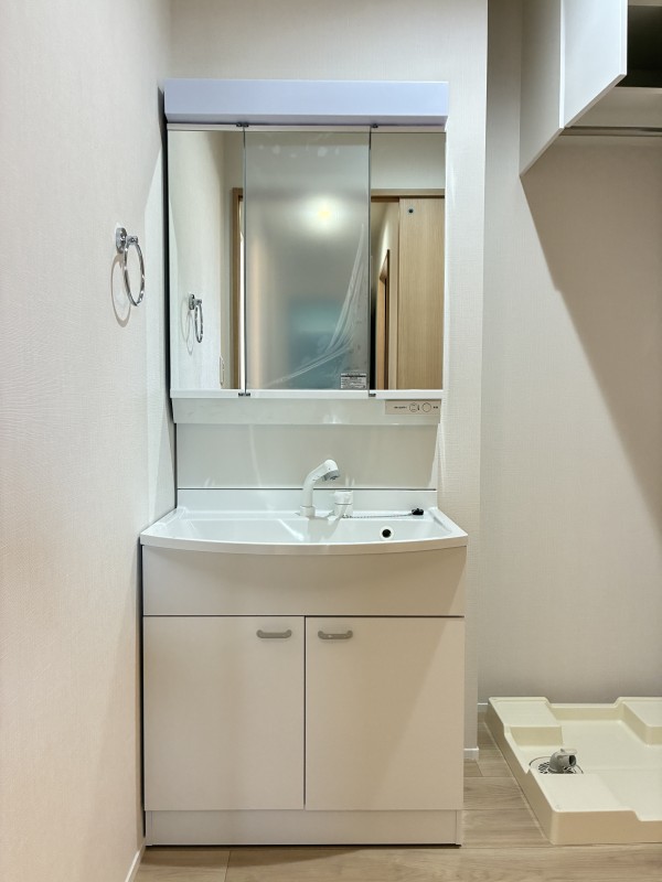 洗面設備　スペースが確保できる洗面所です