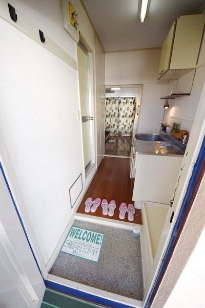 玄関　★他号室の参考画像です★