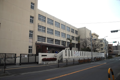 中学校　堺市立長尾中学校（中学校）まで365m