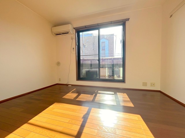 居室・リビング　★大きな窓で明るいお部屋★