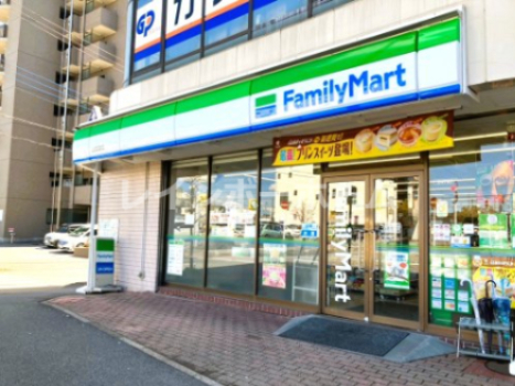 コンビニ　ファミリーマート 北柏駅前店（コンビニ）まで330m