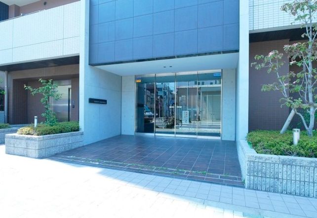 エントランス　清潔なエントランスです