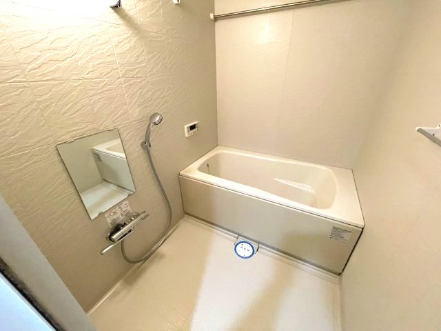 バス・シャワールーム　イメージとして同マンション他部屋を表示しています