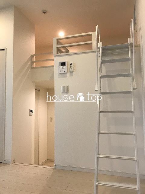 その他部屋・スペース　ロフトがあるので洋室の天井も高いですよ♪