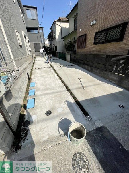エントランス　駐車場