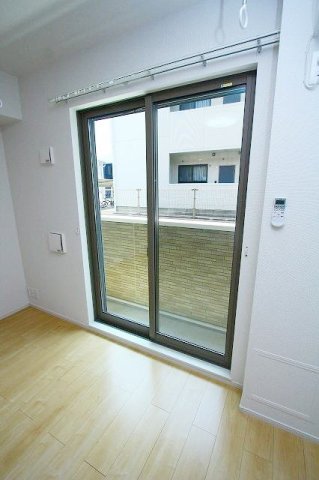 バルコニー　バルコニーからの眺めを楽しみながら食事をしませんか