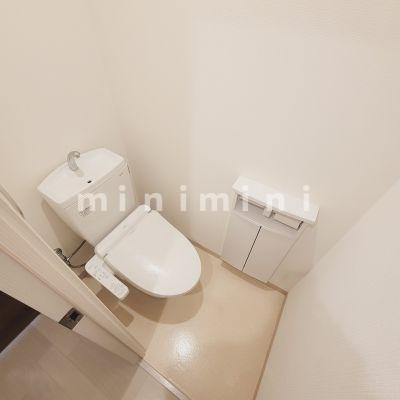 トイレ　※写真は別号室のものですので現状優先とさせていただきます