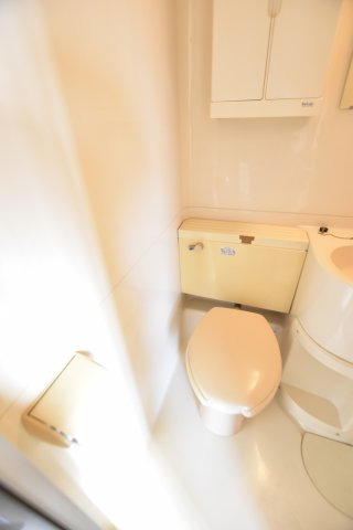 トイレ　同物件、別物件のお写真です。ご参考までにご覧ください。